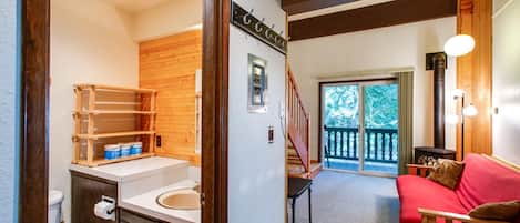 Apartment, 1 Bedroom, Balcony | Bathroom