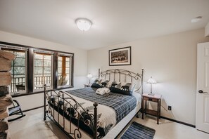 Cabin, 1 Bedroom, Smoking, Fireplace | 2 bedrooms