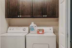 Cabin, 1 Bedroom, Smoking, Fireplace | Laundry