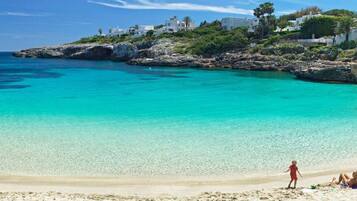 Solstolar och strandhanddukar