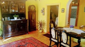 Appartement, 1 chambre, cheminée, vue jardin | Salle à manger