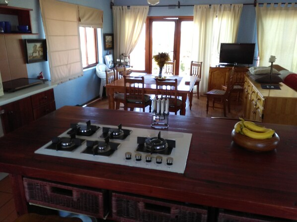 Ferienhaus, 3 Schlafzimmer, Balkon, Gartenblick | Lounge