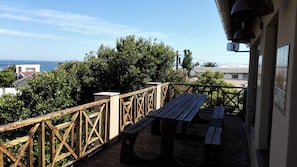 House, 3 Bedrooms, Balcony, Garden View | Outdoor dining