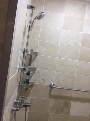 Dusche im Bad