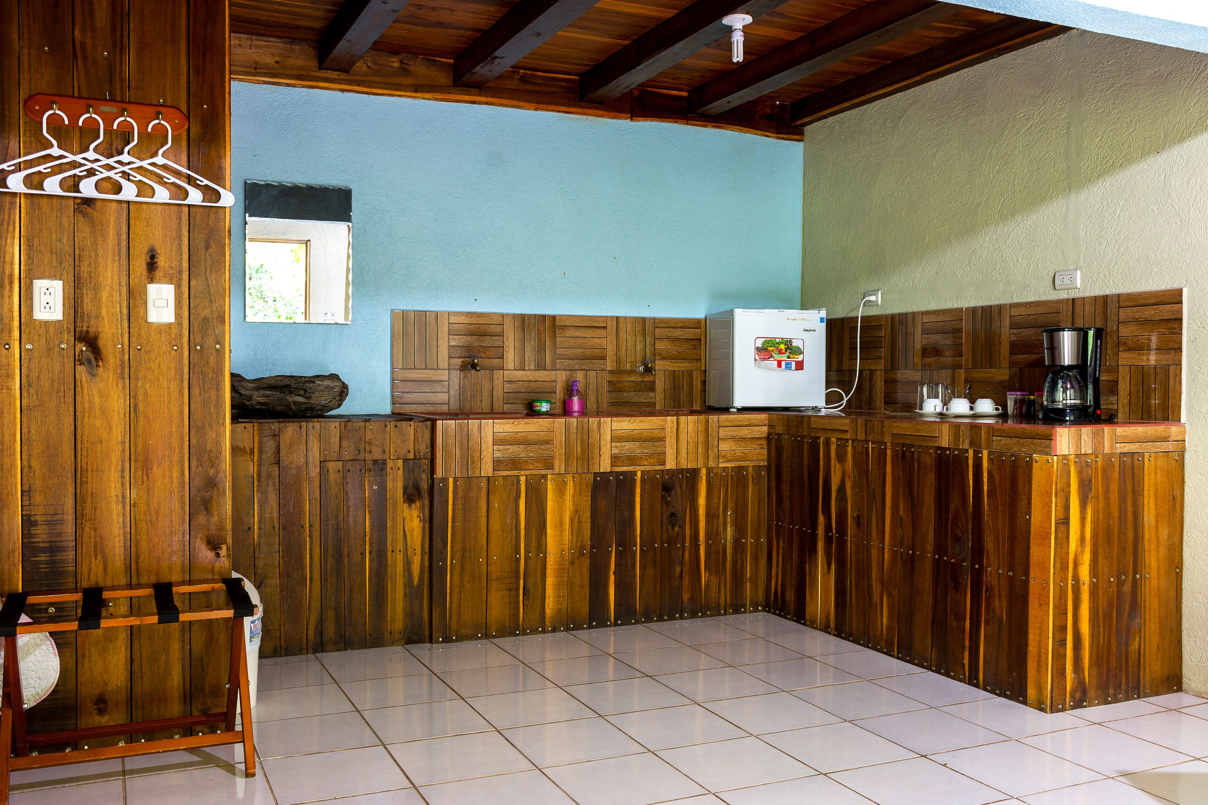 Room, 1 Bedroom, Smoking | Private kitchen