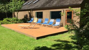Apartment, 2 Bedrooms, Balcony, Mountain View | Terrace/patio