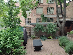 Terrace/patio - small apartment: close to the subway, quiet courtyard (Rudolfsheim-Fünfhaus)