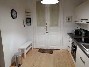 Kühlschrank, Ofen, Herdplatte, Geschirrspüler