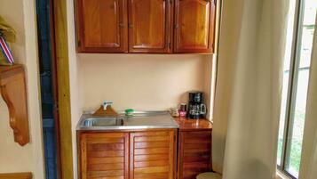 Room, 1 Bedroom, Smoking, Garden View | 1 bedroom