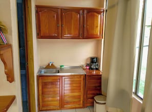 Room, 1 Bedroom, Smoking, Garden View | 1 bedroom