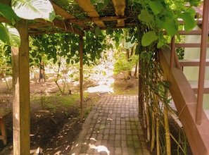 Room, 1 Bedroom, Smoking, Garden View | Garden
