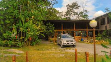 Habitación, 1 habitación, para fumadores, vista al jardín | Entrada de la propiedad
