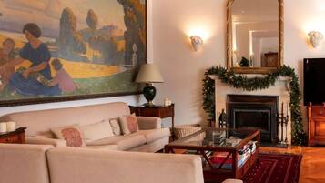 Apartment, 4 Bedrooms, Accessible, Private Pool | Interior