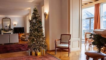 Apartment, 4 Bedrooms, Accessible, Private Pool | Interior