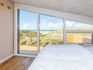 House | 2 bedrooms - 4 Person Holiday Home in Lokken (Lokken)