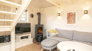 House | Living room | DVD player, MP3 dock