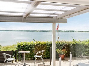 House | Water view - 4 Person Holiday Home in Juelsminde (Horsens)