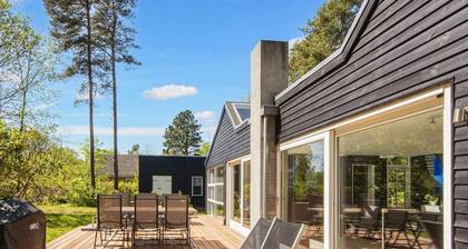 8 Person Holiday Home in Glesborg-by Traum