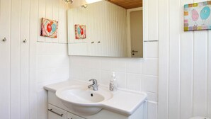 Unclassified image, 5 of 15, button - Graceful Holiday Home in Blåvand With Terrace (Blavand)