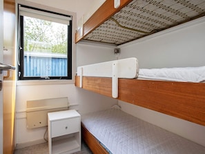 2 bedrooms, cribs/infant beds