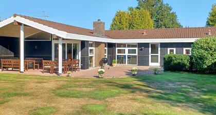 8 Person Holiday Home in Vaeggerlose