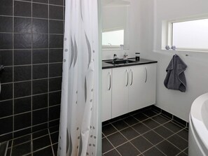 Bathroom - 8 Person Holiday Home in Hadsund (Hadsund)