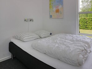 5 bedrooms - 8 Person Holiday Home in Hadsund (Hadsund)
