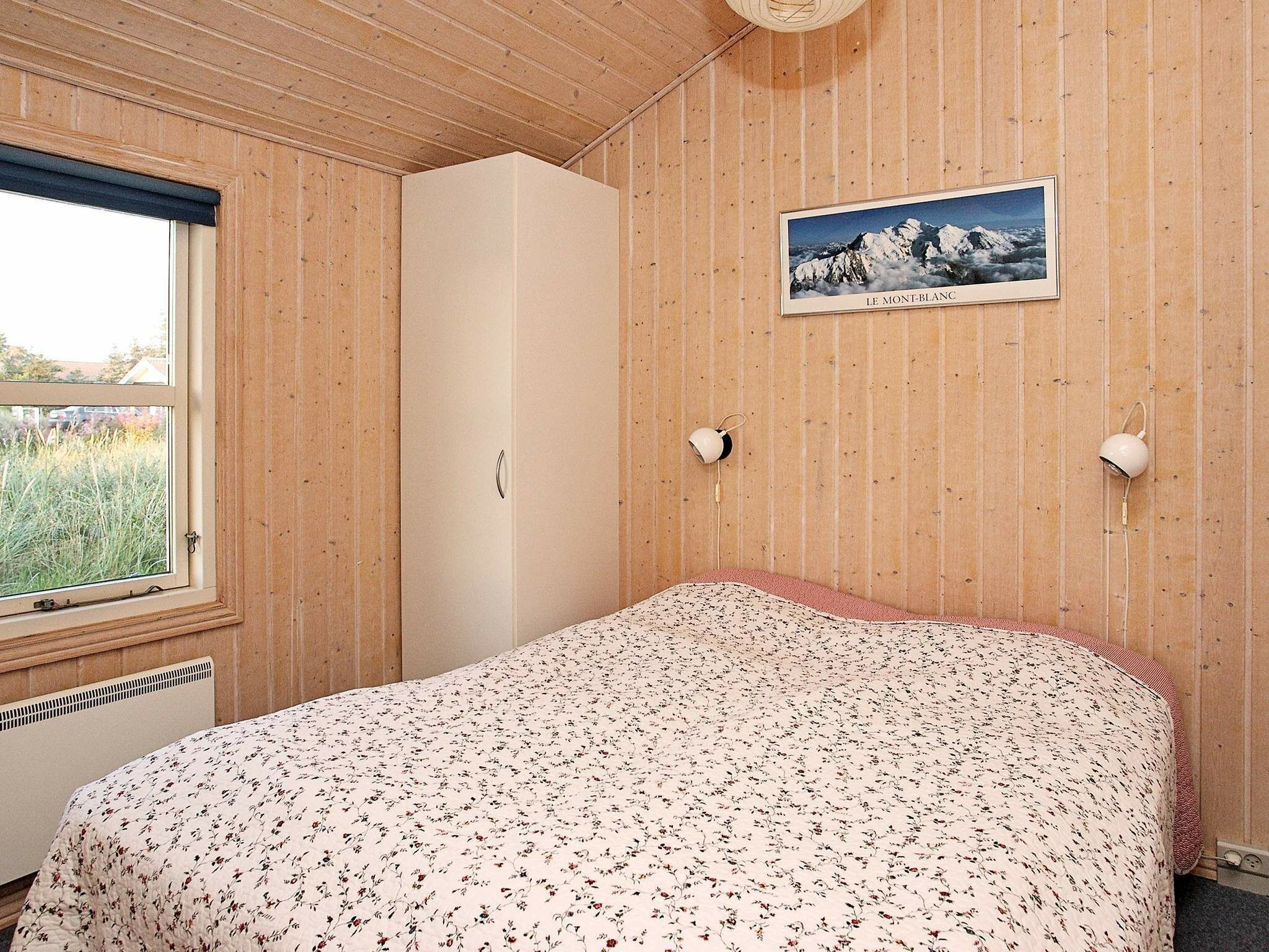 3 bedrooms, cots/infant beds