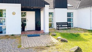 House | Exterior - 4 Star Holiday Home in Ebeltoft (Ebeltoft)
