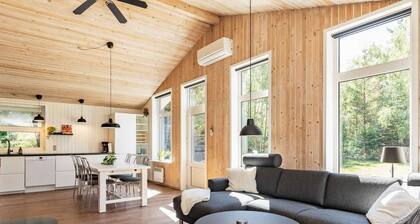 6 Person Holiday Home in Saeby-by Traum