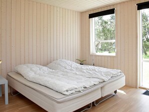 4 bedrooms