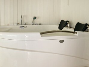 Spa treatment - Peaceful Holiday Home in Hadsund With Sauna (Hadsund)
