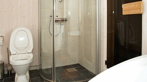 Bathroom - Delicate Holiday Home in Haderslev With Garden (Haderslev)
