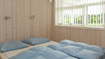 3 bedrooms, cots/infant beds