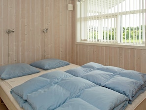 3 bedrooms, cribs/infant beds