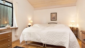 2 bedrooms, cots/infant beds - Traditional Holiday Home in Højby With Roofed Terrace (Nykobing Sjaelland)