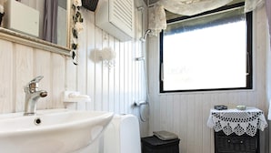 Bathroom - Traditional Holiday Home in Højby With Roofed Terrace (Nykobing Sjaelland)