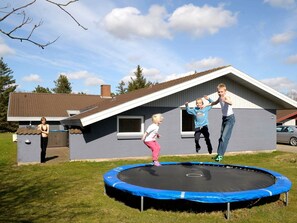 Exterior - Beautiful Holiday Home in Jutland Denmark With Whirlpool (Oksbol)
