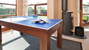 House | Game room