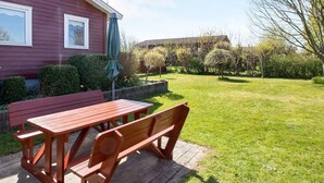 Outdoor dining - Cozy Holiday Home in Falster near Sea (Gedser)