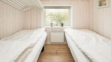 3 soveværelser, baby-/barnesenge