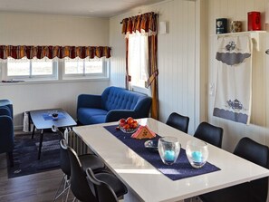 Dining - Holiday Home in Laukvik (Hadsel)