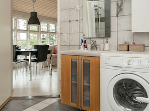 Room - Modern Holiday Home in Jutland With Whirlpool (Ebeltoft)