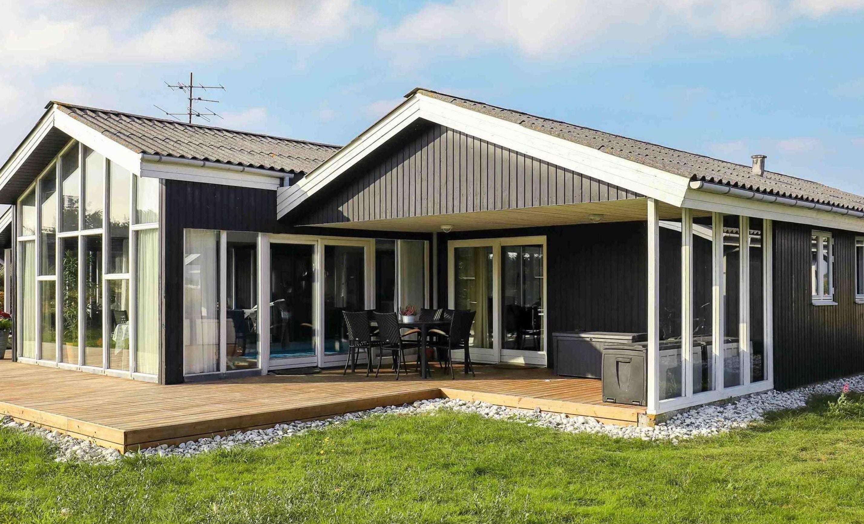 House | Bahagian luar