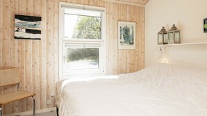 2 bedrooms, cots/infant beds - Cozy Holiday Home in Jerup With Indoor Whirlpool (Jerup)