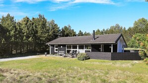 Exterior - Cozy Holiday Home in Jerup With Indoor Whirlpool (Jerup)