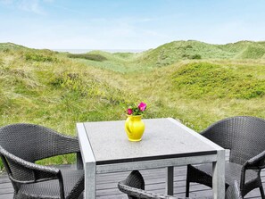 House | Water view - Serene Holiday Home in Løkken near Sea (Lokken)