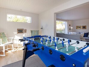House | Game room
