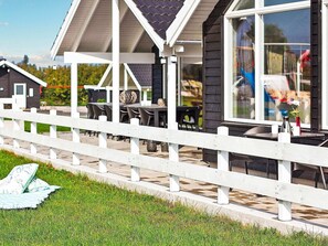 House | Outdoor dining - Luxury Retreat by Skastrup - By Traum Ferienwohnungen (Bogense)