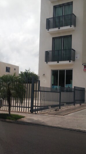 Departamento, 1 habitación, balcón, vista a la montaña | Entrada de la propiedad